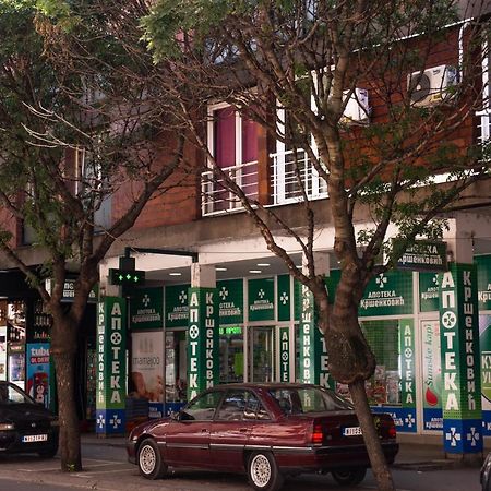 Turist Apartment Nis Bagian luar foto