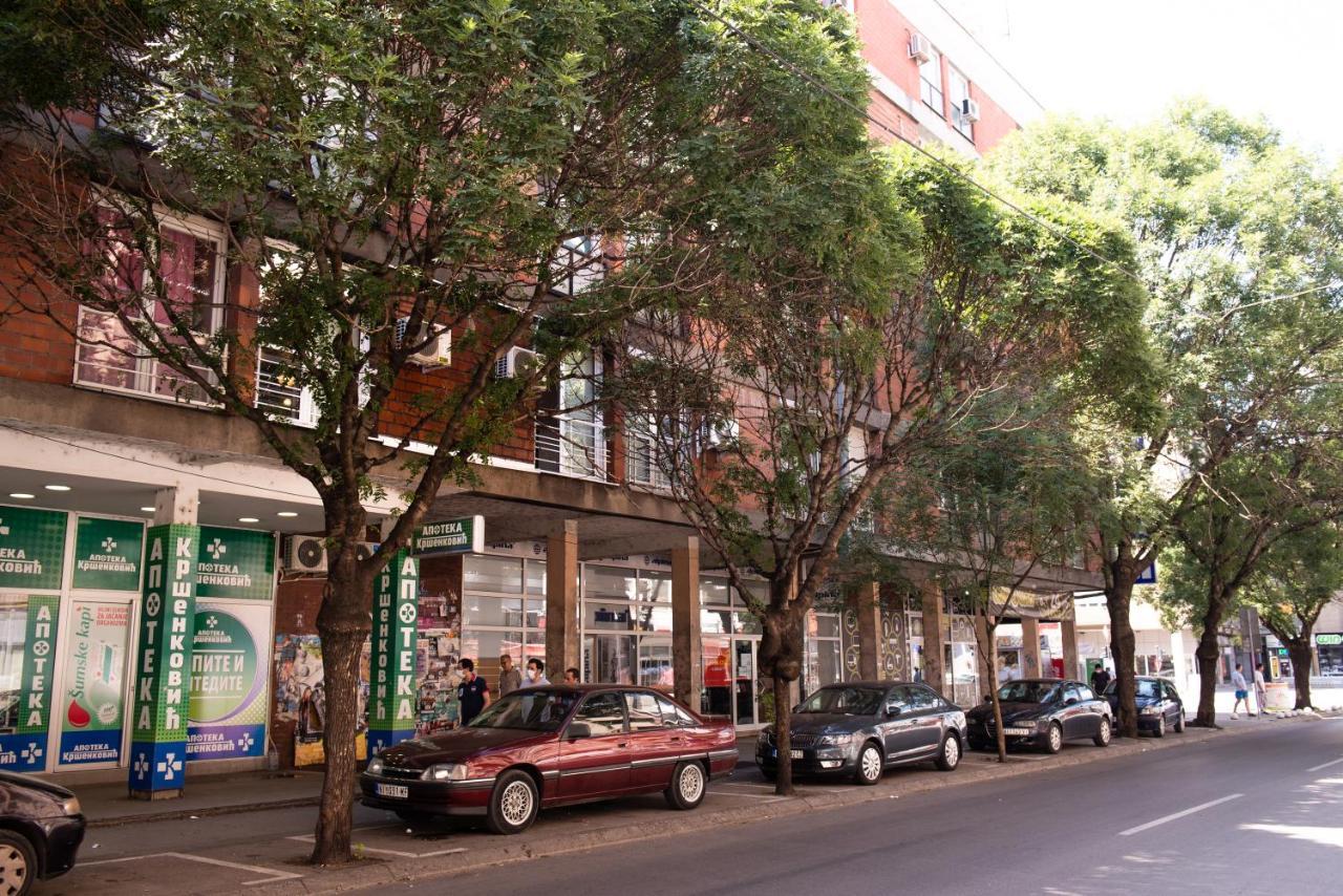 Turist Apartment Nis Bagian luar foto