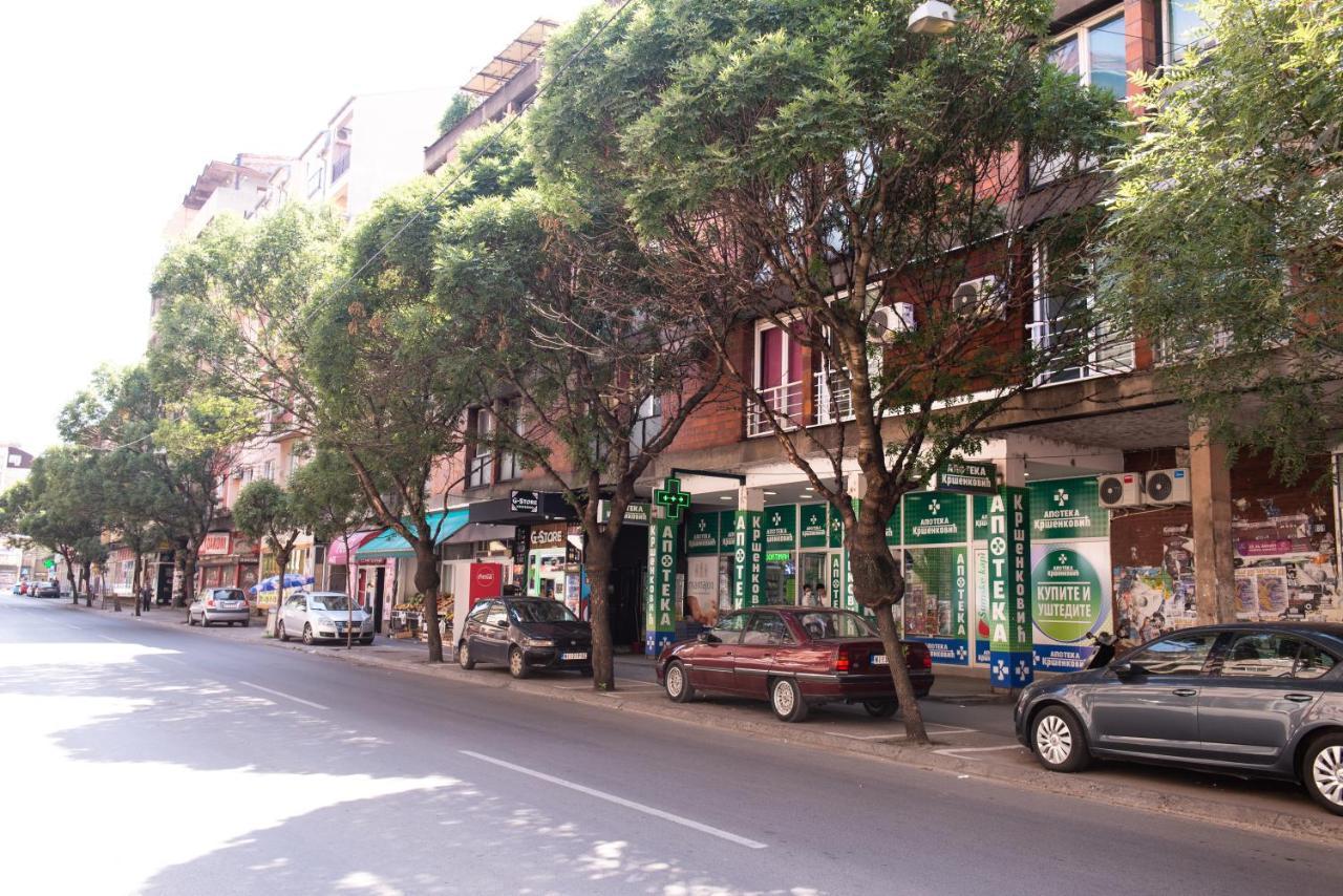 Turist Apartment Nis Bagian luar foto