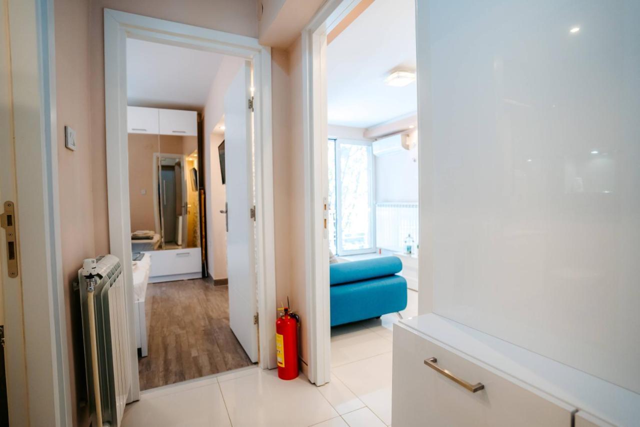 Turist Apartment Nis Bagian luar foto